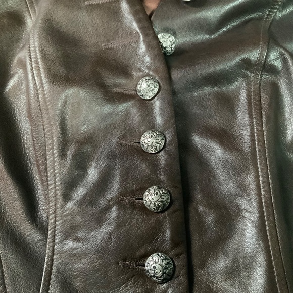 Danier Brown Leather Military-Style Italian Leather Blazer (Women’s medium) - Picture 12 of 13